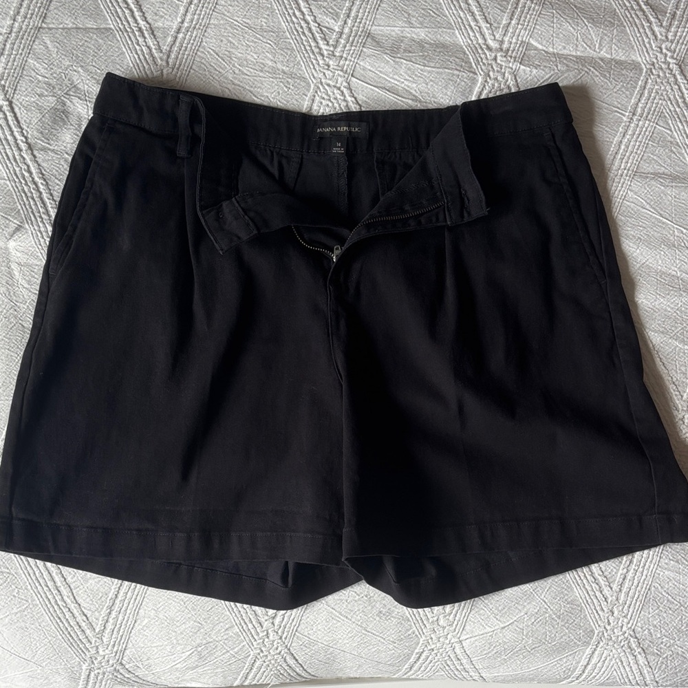 Banana Republic Black Women's Bermudas